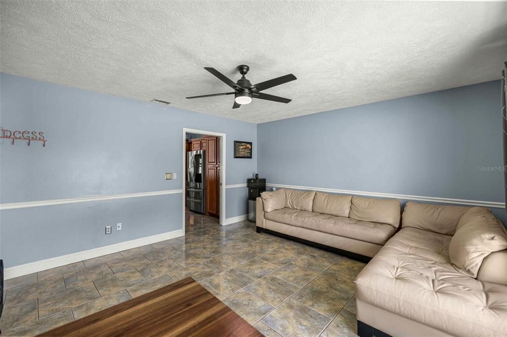 En Venta: $519,000 (5 camas, 3 baños, 3116 Pies cuadrados)