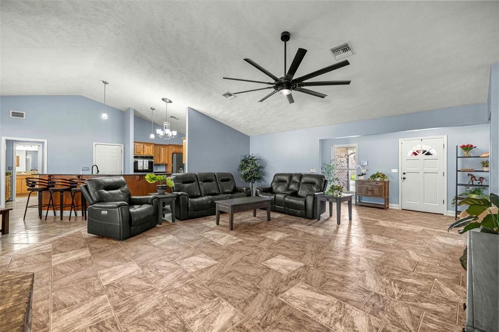 En Venta: $519,000 (5 camas, 3 baños, 3116 Pies cuadrados)