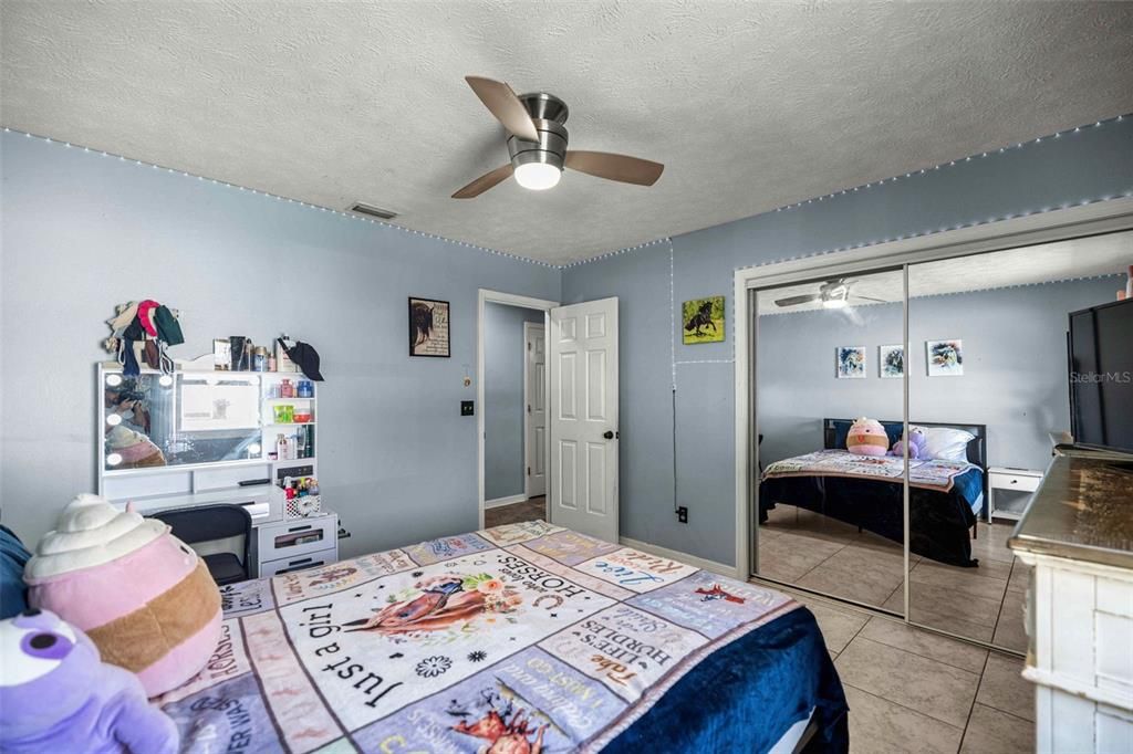 En Venta: $519,000 (5 camas, 3 baños, 3116 Pies cuadrados)