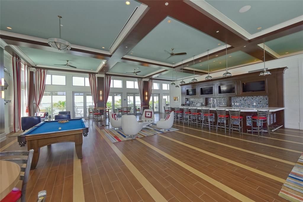 For Sale: $1,250,000 (2 beds, 2 baths, 2011 Square Feet)