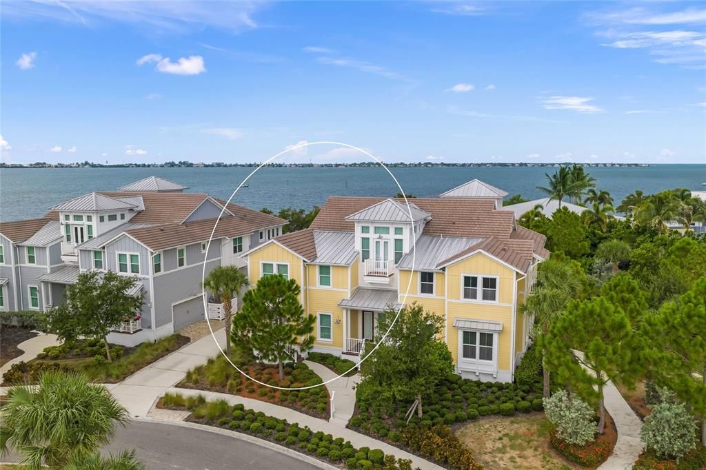 For Sale: $1,250,000 (2 beds, 2 baths, 2011 Square Feet)