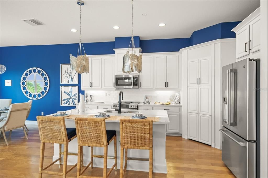 For Sale: $1,250,000 (2 beds, 2 baths, 2011 Square Feet)