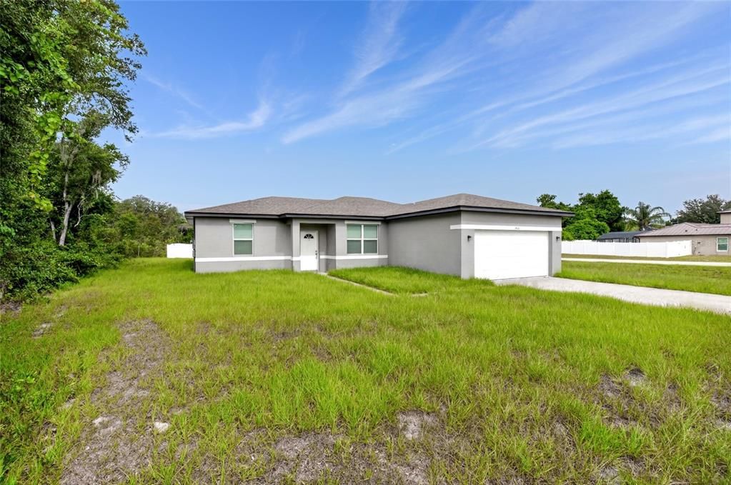 For Sale: $279,500 (4 beds, 2 baths, 1349 Square Feet)