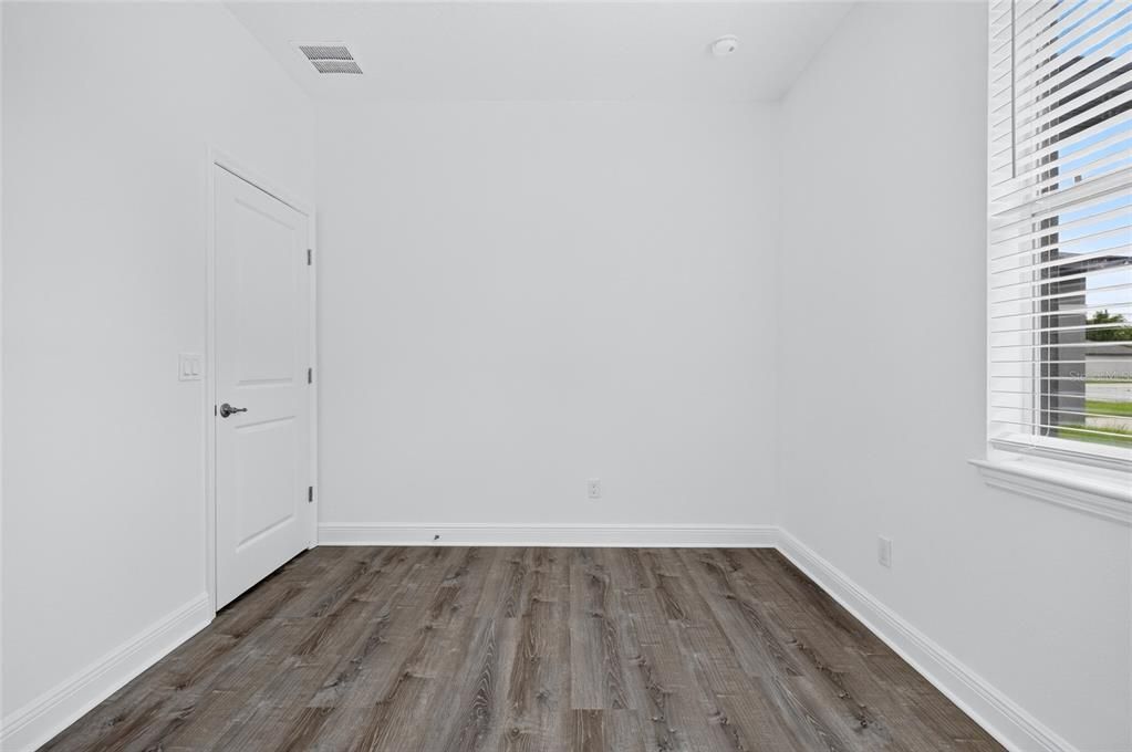 For Sale: $279,500 (4 beds, 2 baths, 1349 Square Feet)