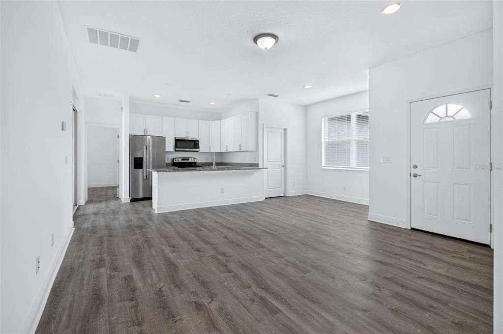 For Sale: $279,500 (4 beds, 2 baths, 1349 Square Feet)