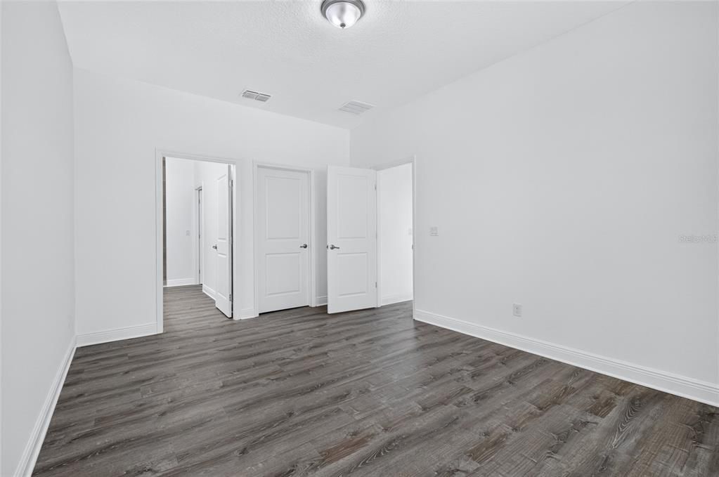 For Sale: $279,500 (4 beds, 2 baths, 1349 Square Feet)