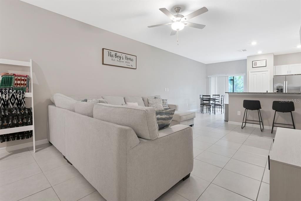 En Venta: $296,000 (3 camas, 2 baños, 1634 Pies cuadrados)