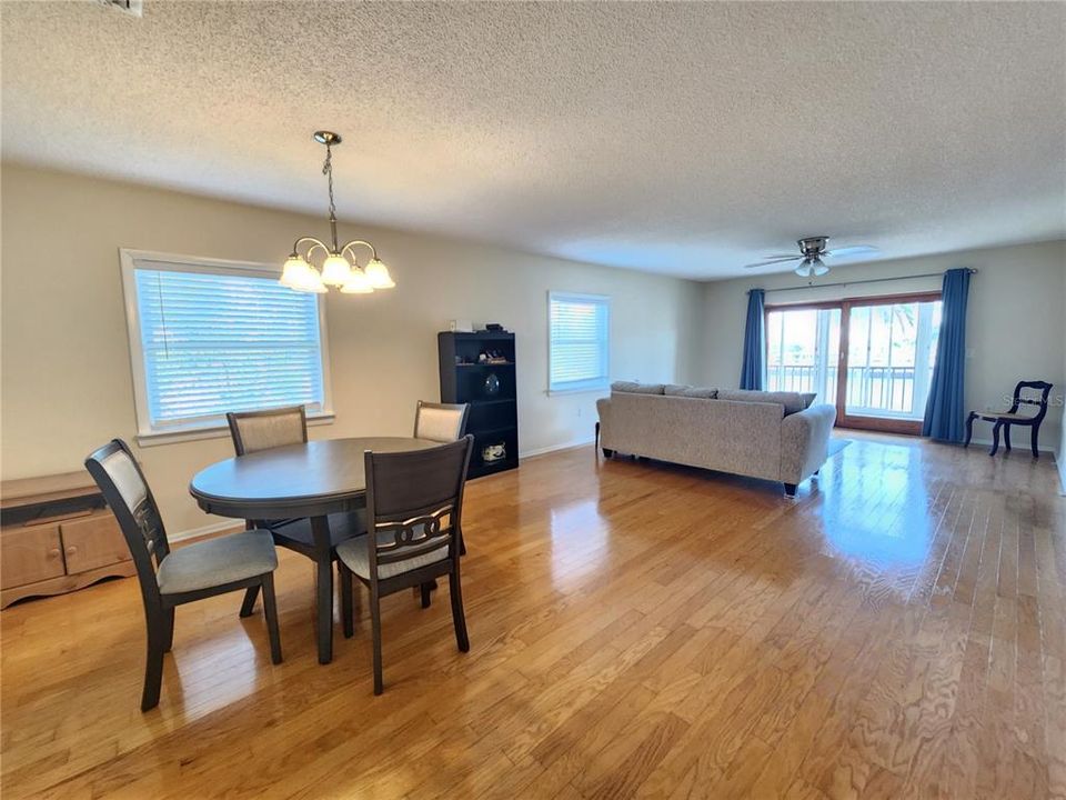 For Rent: $2,000 (2 beds, 2 baths, 1269 Square Feet)