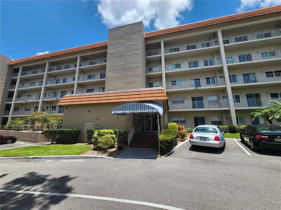 For Rent: $2,000 (2 beds, 2 baths, 1269 Square Feet)