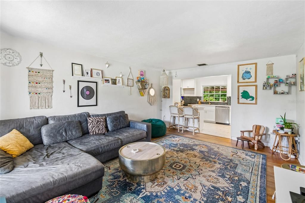 En Venta: $469,900 (3 camas, 2 baños, 1806 Pies cuadrados)