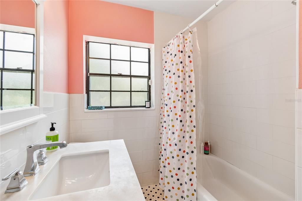 En Venta: $469,900 (3 camas, 2 baños, 1806 Pies cuadrados)