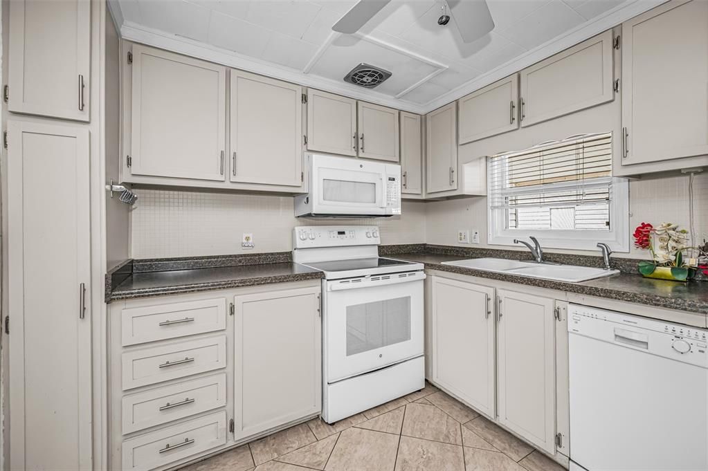 En Venta: $150,000 (2 camas, 2 baños, 912 Pies cuadrados)