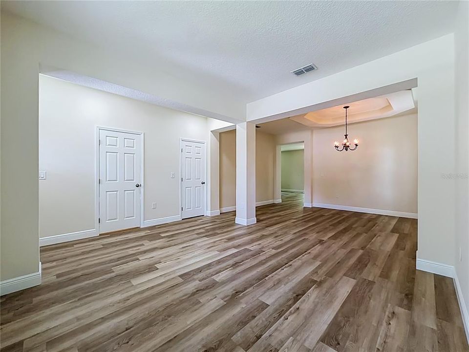 En Venta: $775,000 (3 camas, 2 baños, 2860 Pies cuadrados)