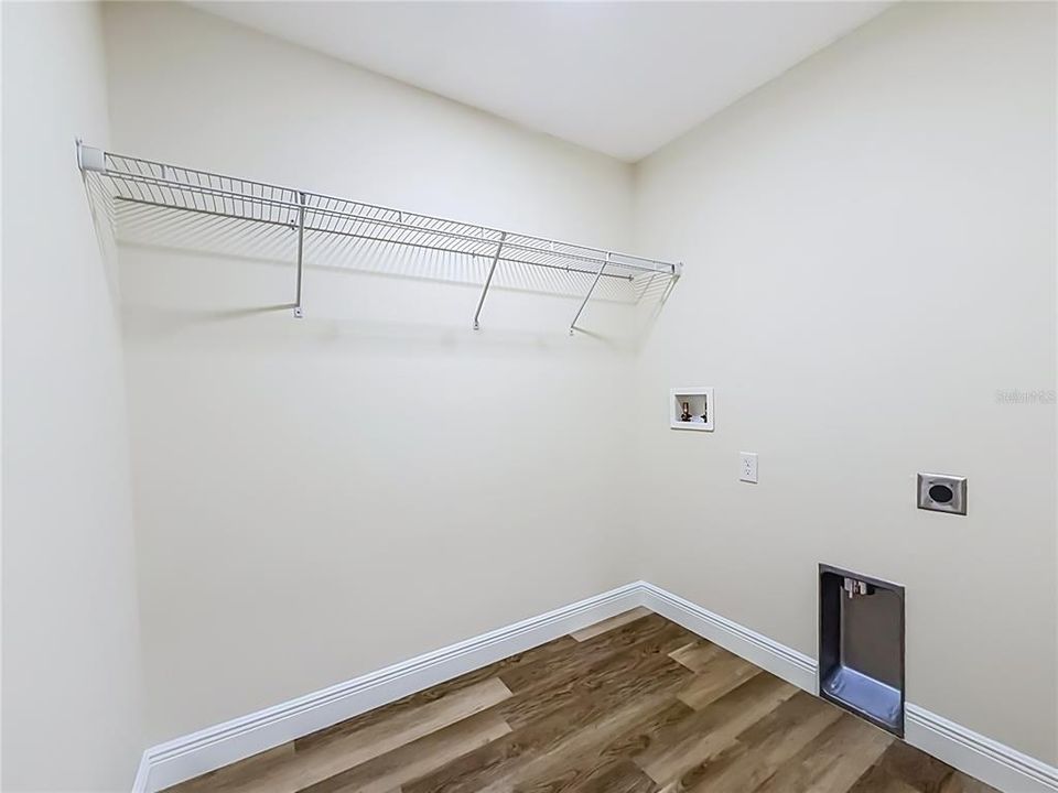En Venta: $775,000 (3 camas, 2 baños, 2860 Pies cuadrados)