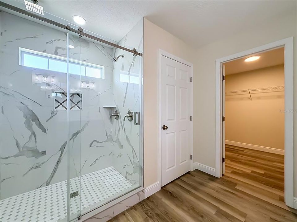 En Venta: $775,000 (3 camas, 2 baños, 2860 Pies cuadrados)
