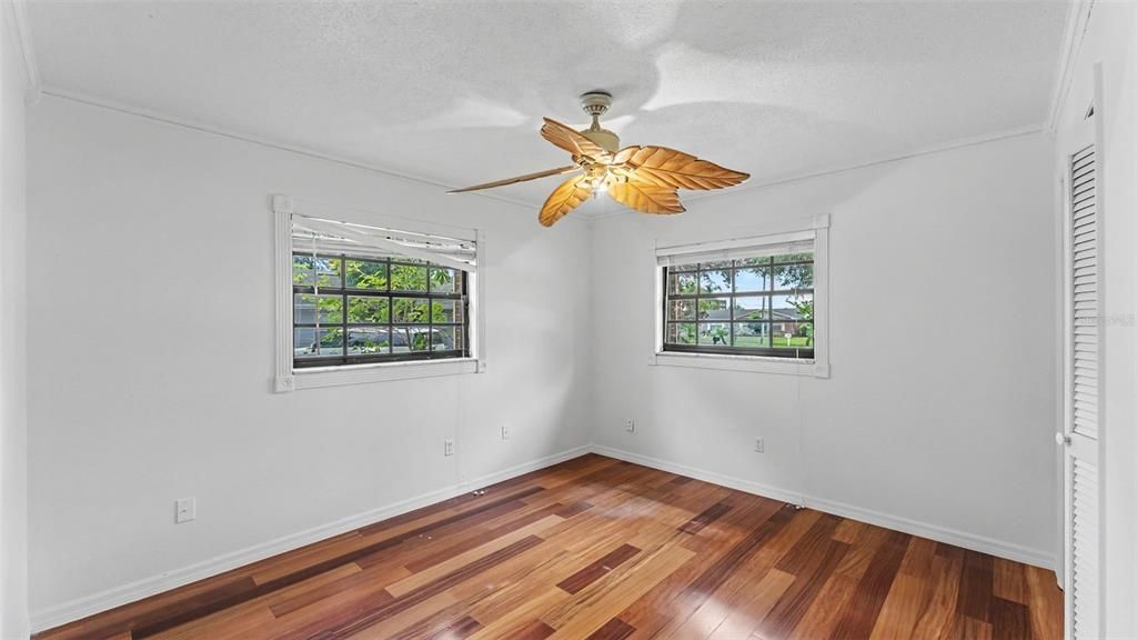 En Venta: $339,000 (4 camas, 2 baños, 1800 Pies cuadrados)
