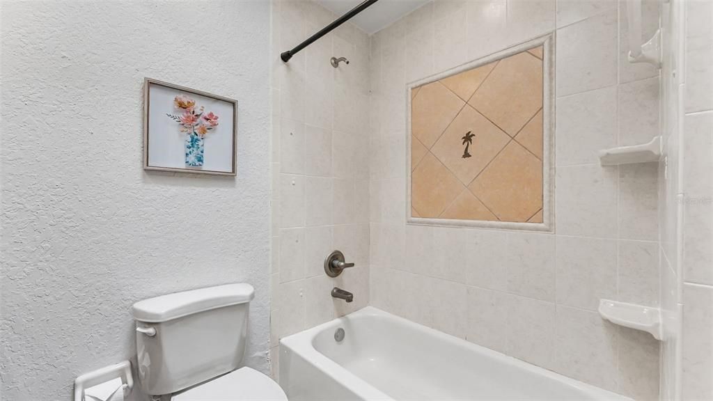 En Venta: $339,000 (4 camas, 2 baños, 1800 Pies cuadrados)