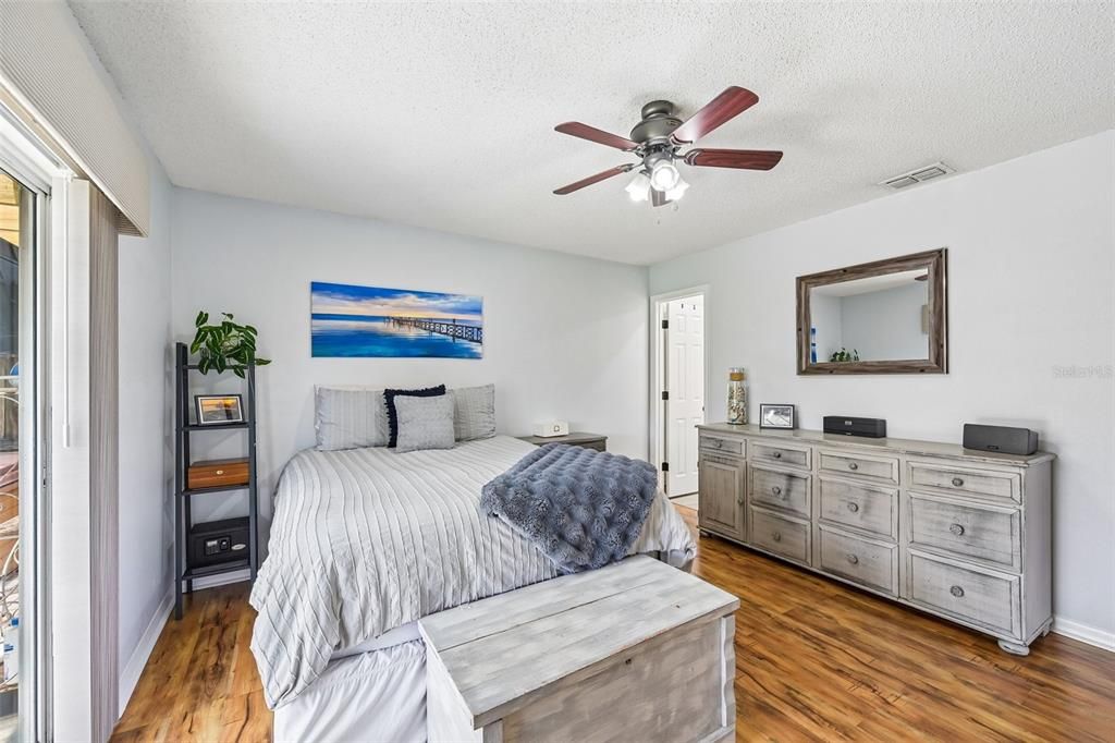 For Sale: $324,000 (3 beds, 2 baths, 1148 Square Feet)