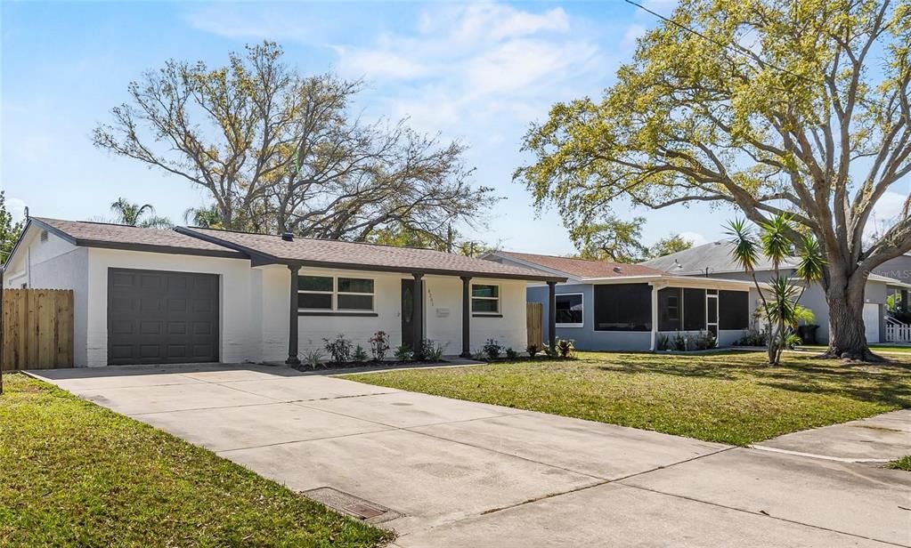 For Rent: $2,950 (4 beds, 2 baths, 1436 Square Feet)