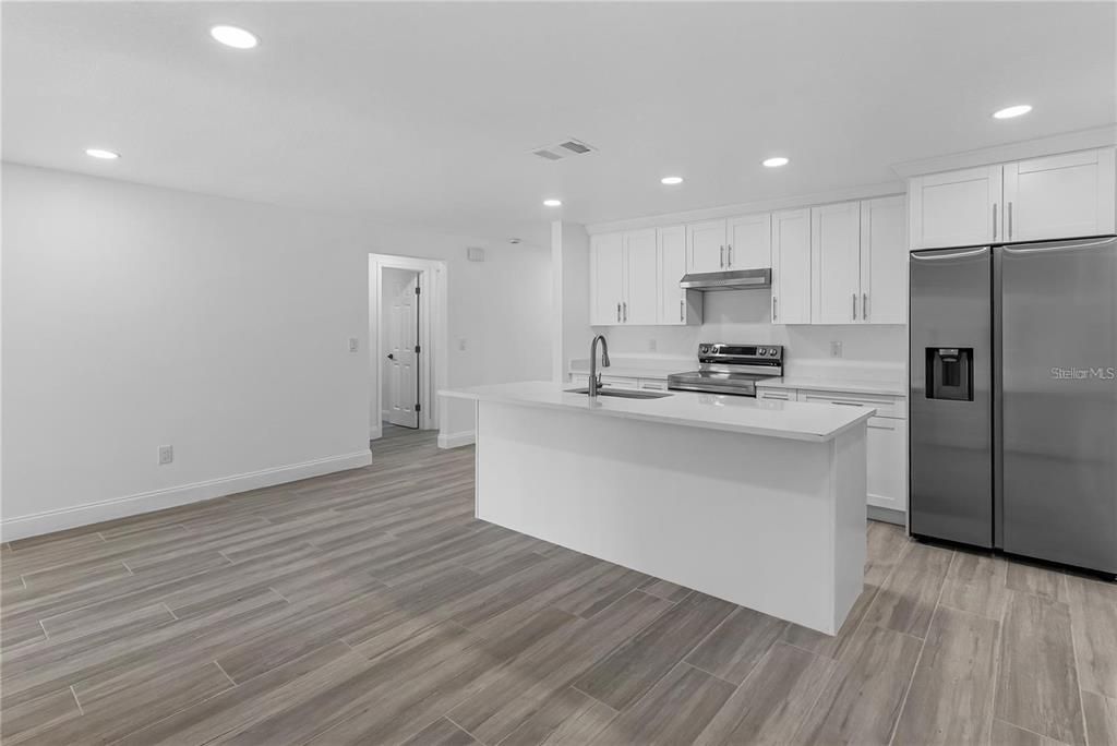 For Rent: $2,950 (4 beds, 2 baths, 1436 Square Feet)