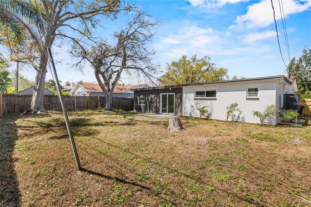 For Rent: $2,950 (4 beds, 2 baths, 1436 Square Feet)