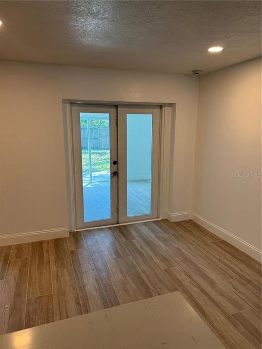 For Rent: $2,950 (4 beds, 2 baths, 1436 Square Feet)