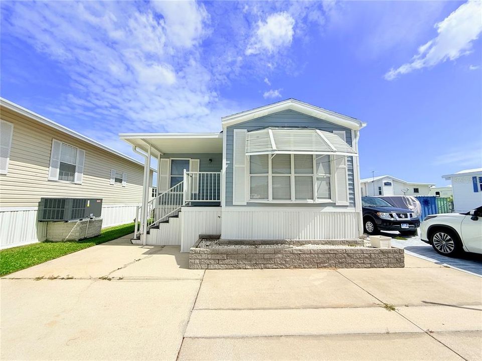 For Sale: $65,000 (1 beds, 1 baths, 716 Square Feet)