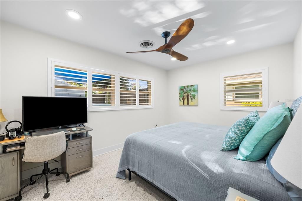 Active With Contract: $649,900 (3 beds, 3 baths, 1856 Square Feet)