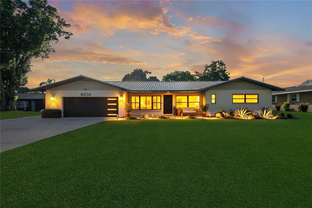 Active With Contract: $649,900 (3 beds, 3 baths, 1856 Square Feet)