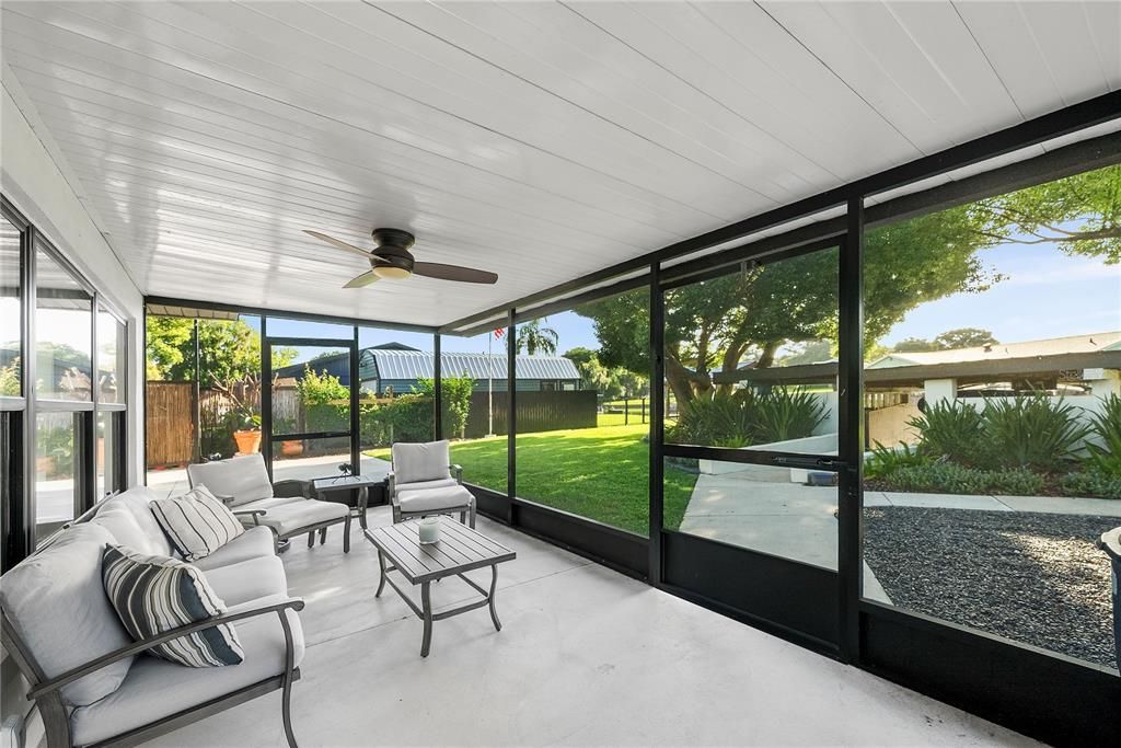 Active With Contract: $649,900 (3 beds, 3 baths, 1856 Square Feet)