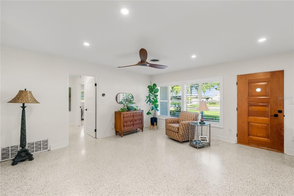 Active With Contract: $649,900 (3 beds, 3 baths, 1856 Square Feet)