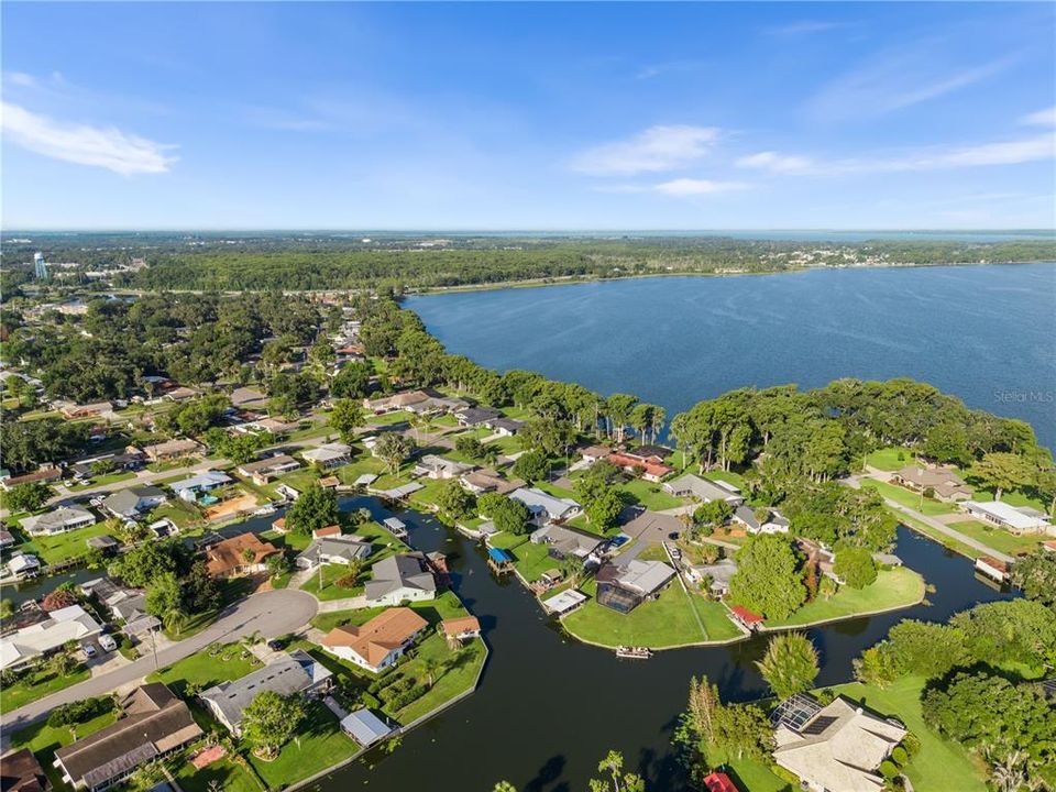 Active With Contract: $649,900 (3 beds, 3 baths, 1856 Square Feet)