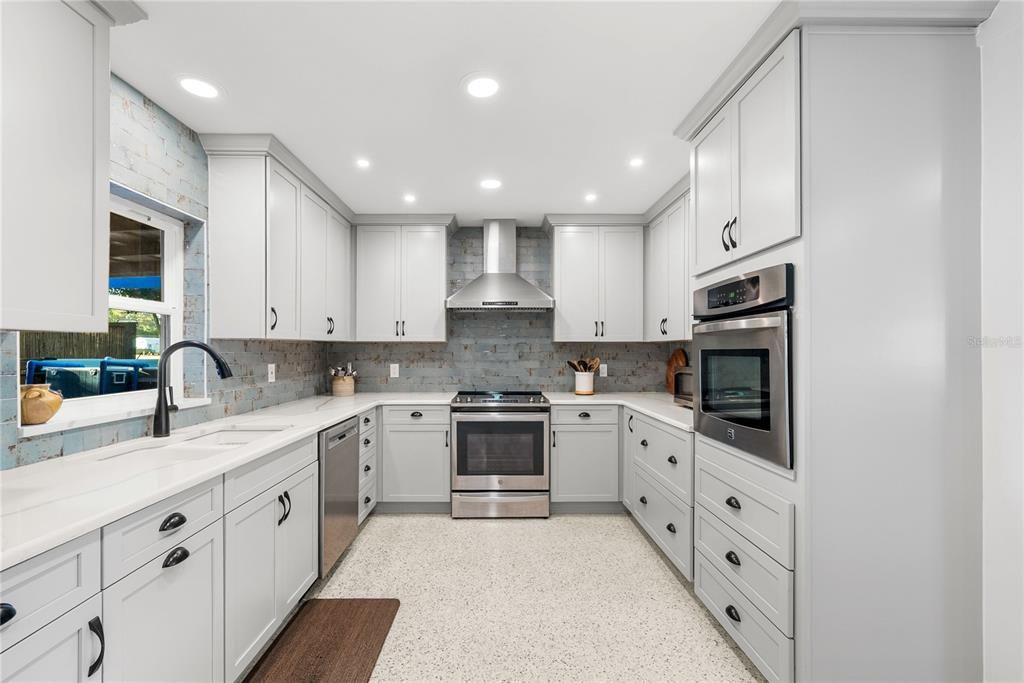 Active With Contract: $649,900 (3 beds, 3 baths, 1856 Square Feet)