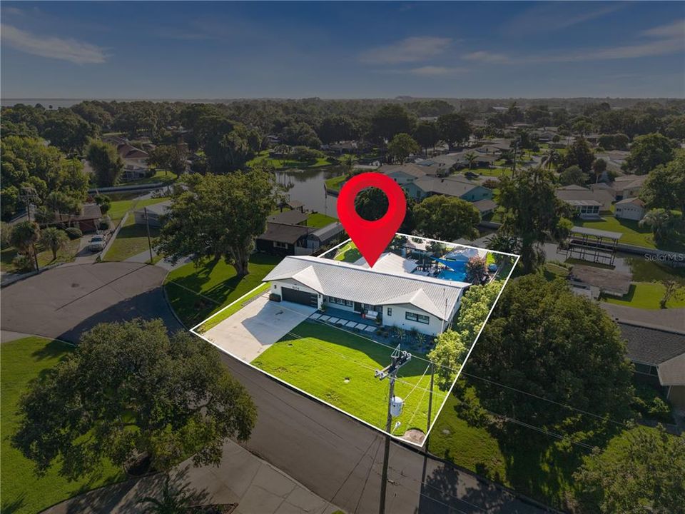 Active With Contract: $649,900 (3 beds, 3 baths, 1856 Square Feet)