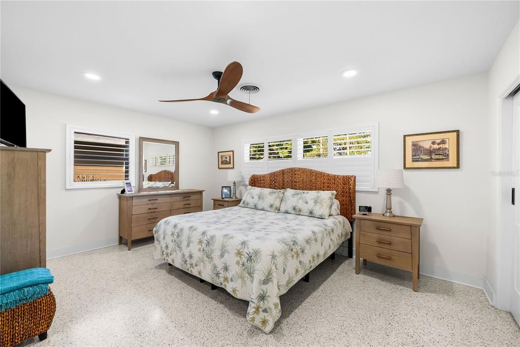 Active With Contract: $649,900 (3 beds, 3 baths, 1856 Square Feet)