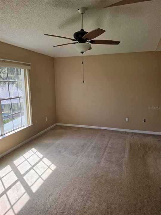 For Sale: $199,900 (3 beds, 2 baths, 1337 Square Feet)