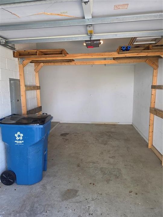 For Sale: $199,900 (3 beds, 2 baths, 1337 Square Feet)