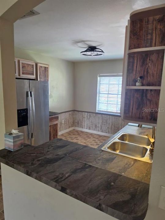 For Sale: $199,900 (3 beds, 2 baths, 1337 Square Feet)