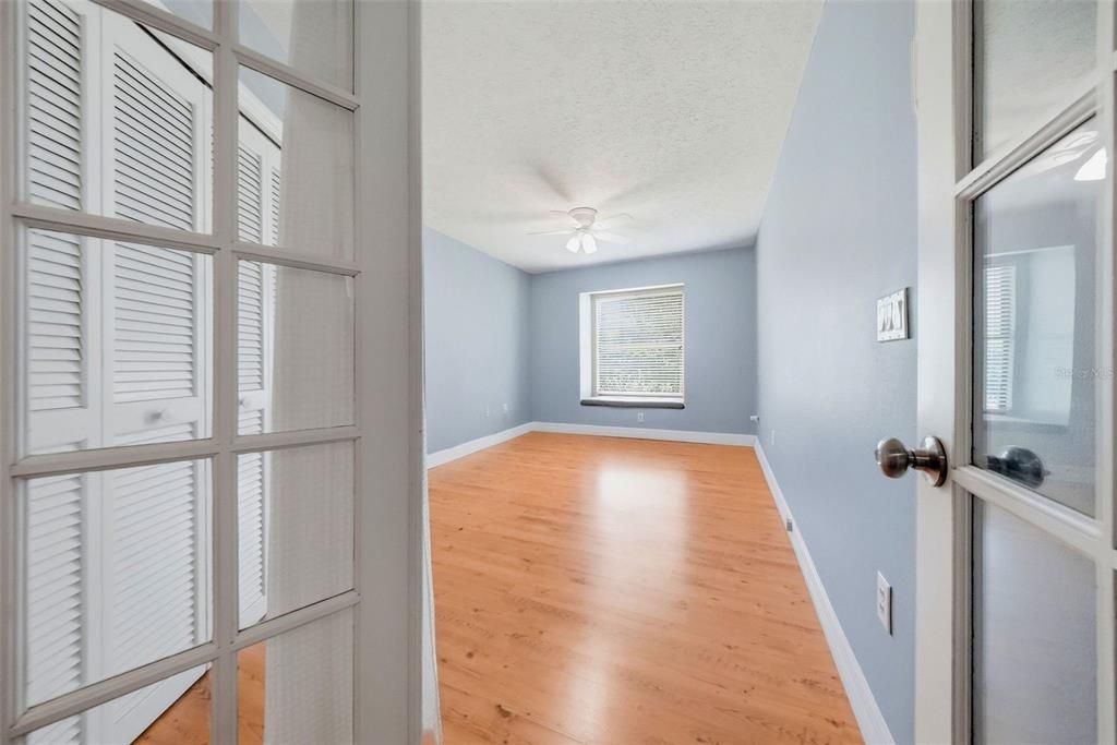 Activo con contrato: $549,900 (4 camas, 3 baños, 2568 Pies cuadrados)