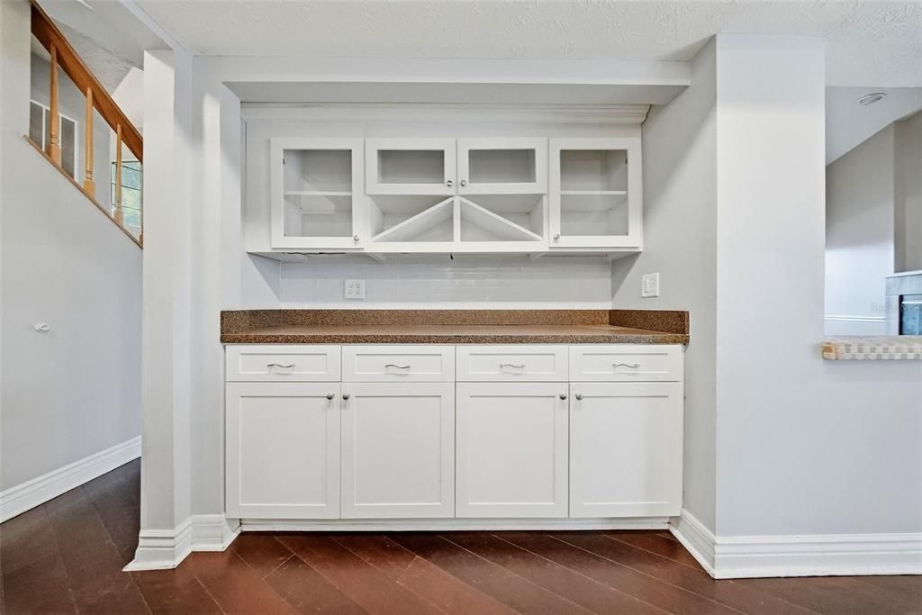 Activo con contrato: $549,900 (4 camas, 3 baños, 2568 Pies cuadrados)