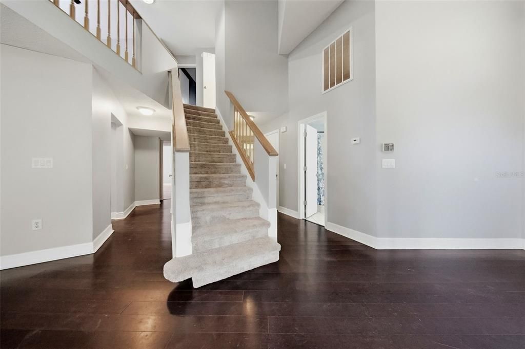 Activo con contrato: $549,900 (4 camas, 3 baños, 2568 Pies cuadrados)