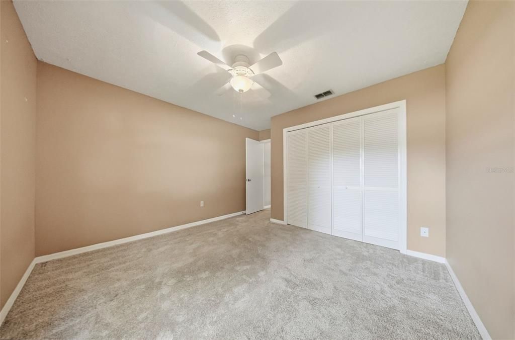 Activo con contrato: $549,900 (4 camas, 3 baños, 2568 Pies cuadrados)