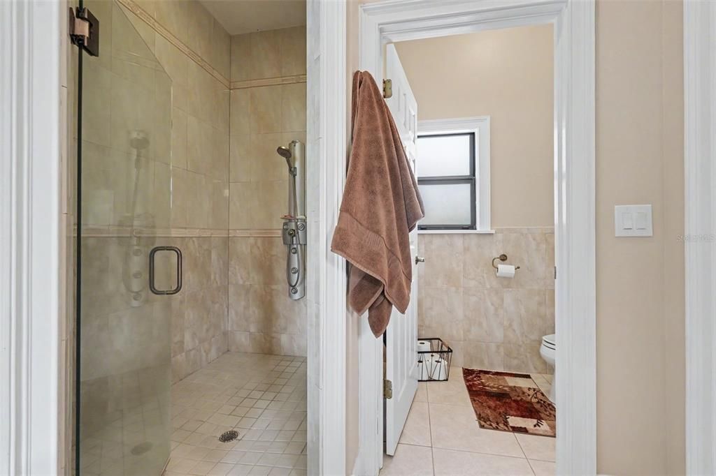 En Venta: $925,000 (4 camas, 4 baños, 3441 Pies cuadrados)