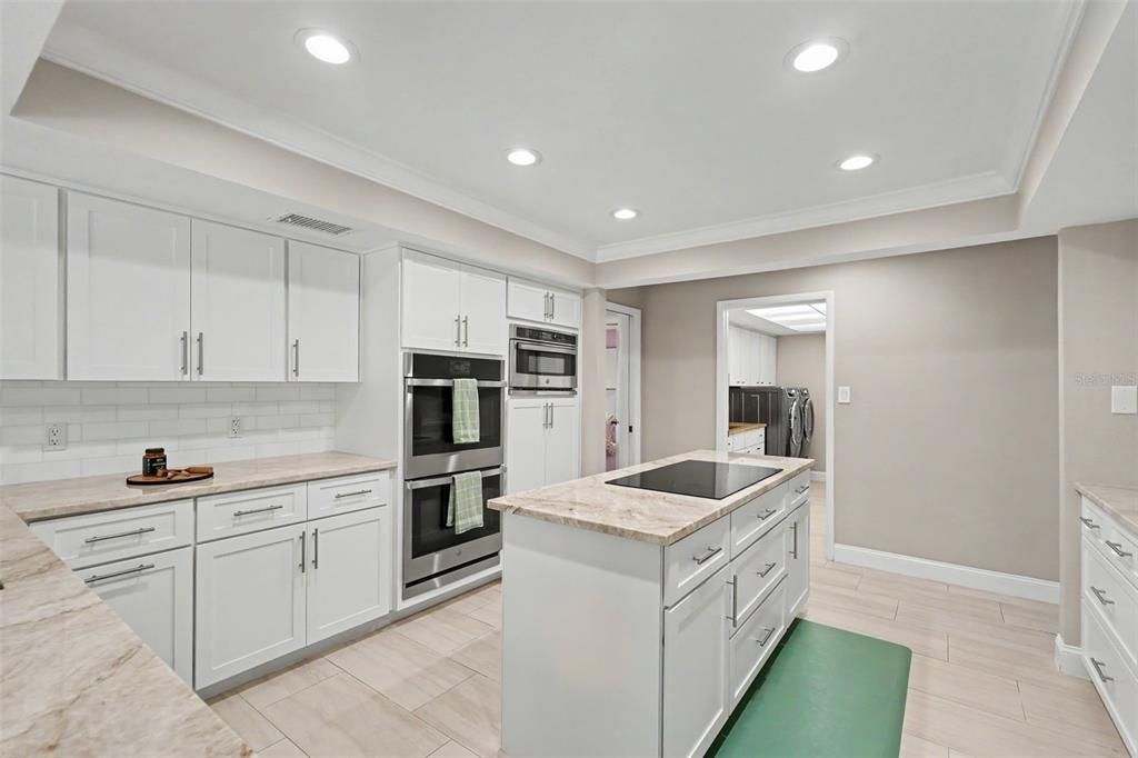 En Venta: $925,000 (4 camas, 4 baños, 3441 Pies cuadrados)