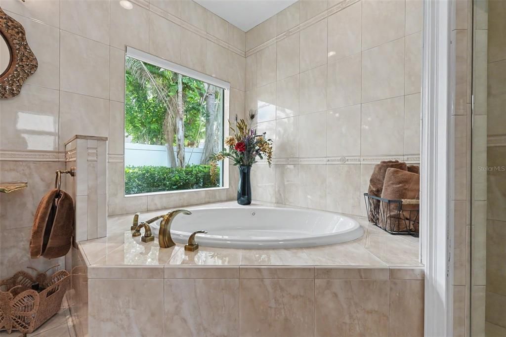 En Venta: $925,000 (4 camas, 4 baños, 3441 Pies cuadrados)