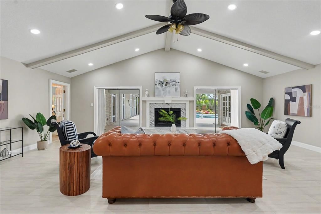 En Venta: $925,000 (4 camas, 4 baños, 3441 Pies cuadrados)