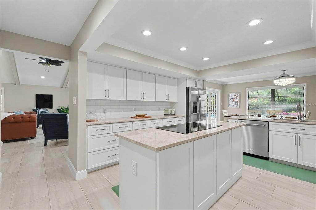 En Venta: $925,000 (4 camas, 4 baños, 3441 Pies cuadrados)