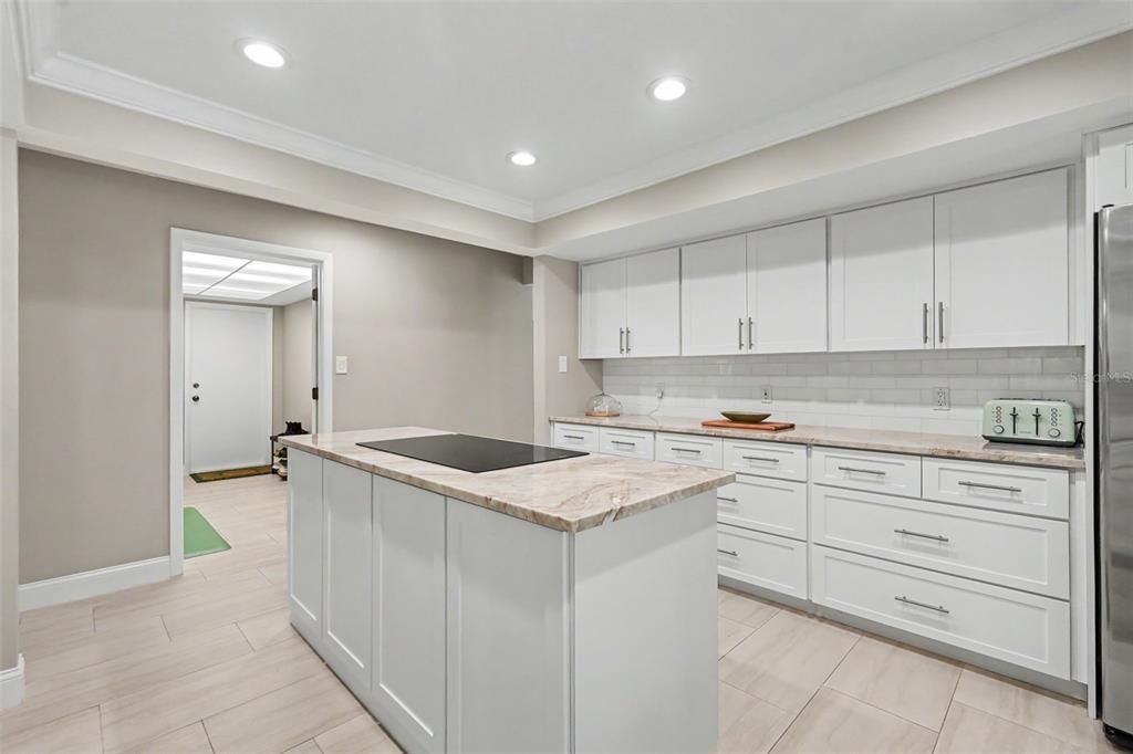 En Venta: $925,000 (4 camas, 4 baños, 3441 Pies cuadrados)