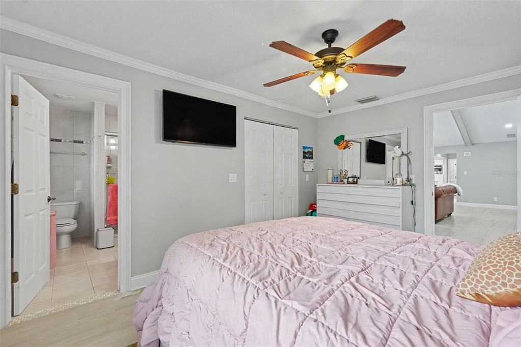 En Venta: $925,000 (4 camas, 4 baños, 3441 Pies cuadrados)