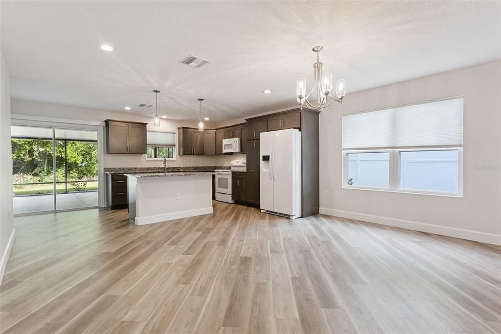 En Venta: $354,900 (3 camas, 2 baños, 1641 Pies cuadrados)